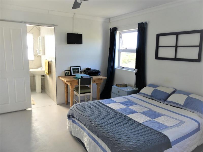 3 Bedroom Property for Sale in Hannasbaai Western Cape